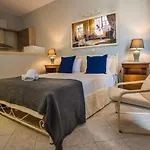 Xenia Ionis Luxury 3*