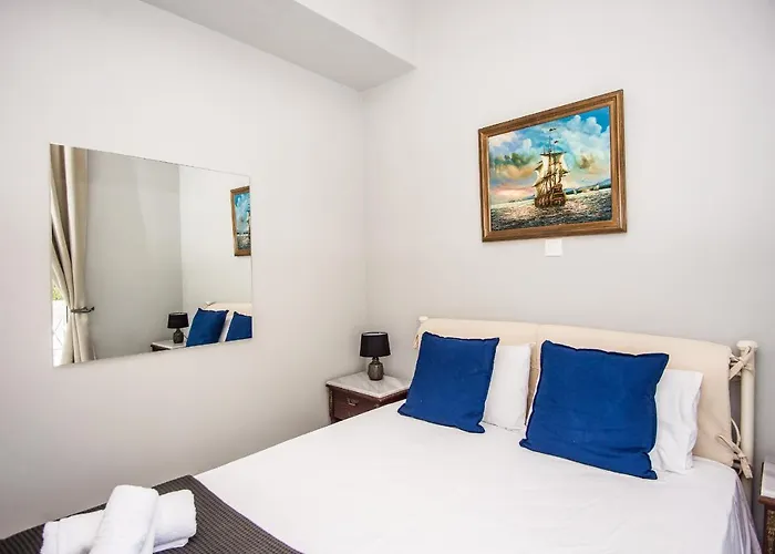 Xenia Ionis Luxury Lixúri