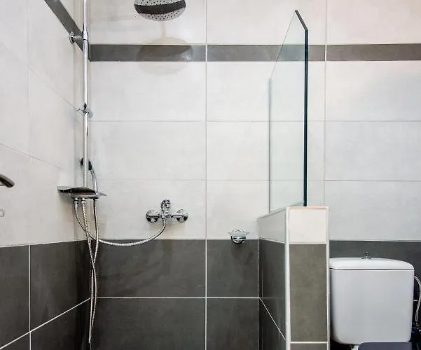 Xenia Ionis Luxury Lixúri