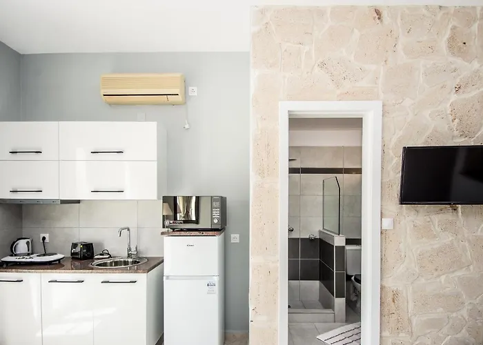 Xenia Ionis Luxury 3*