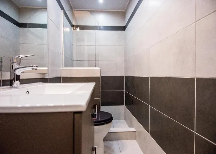 Xenia Ionis Luxury Lixúri