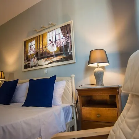 Xenia Ionis Luxury 3* ليكسوري