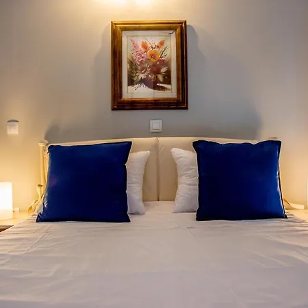 Xenia Ionis Luxury ليكسوري