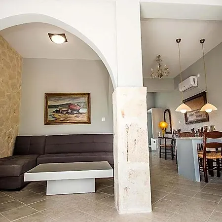 Xenia Ionis Luxury 3* ליקסורי