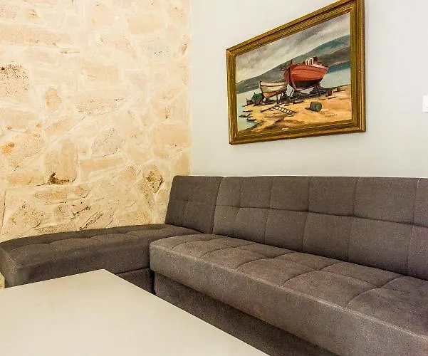 Xenia Ionis Luxury Apartmanhotel 3*